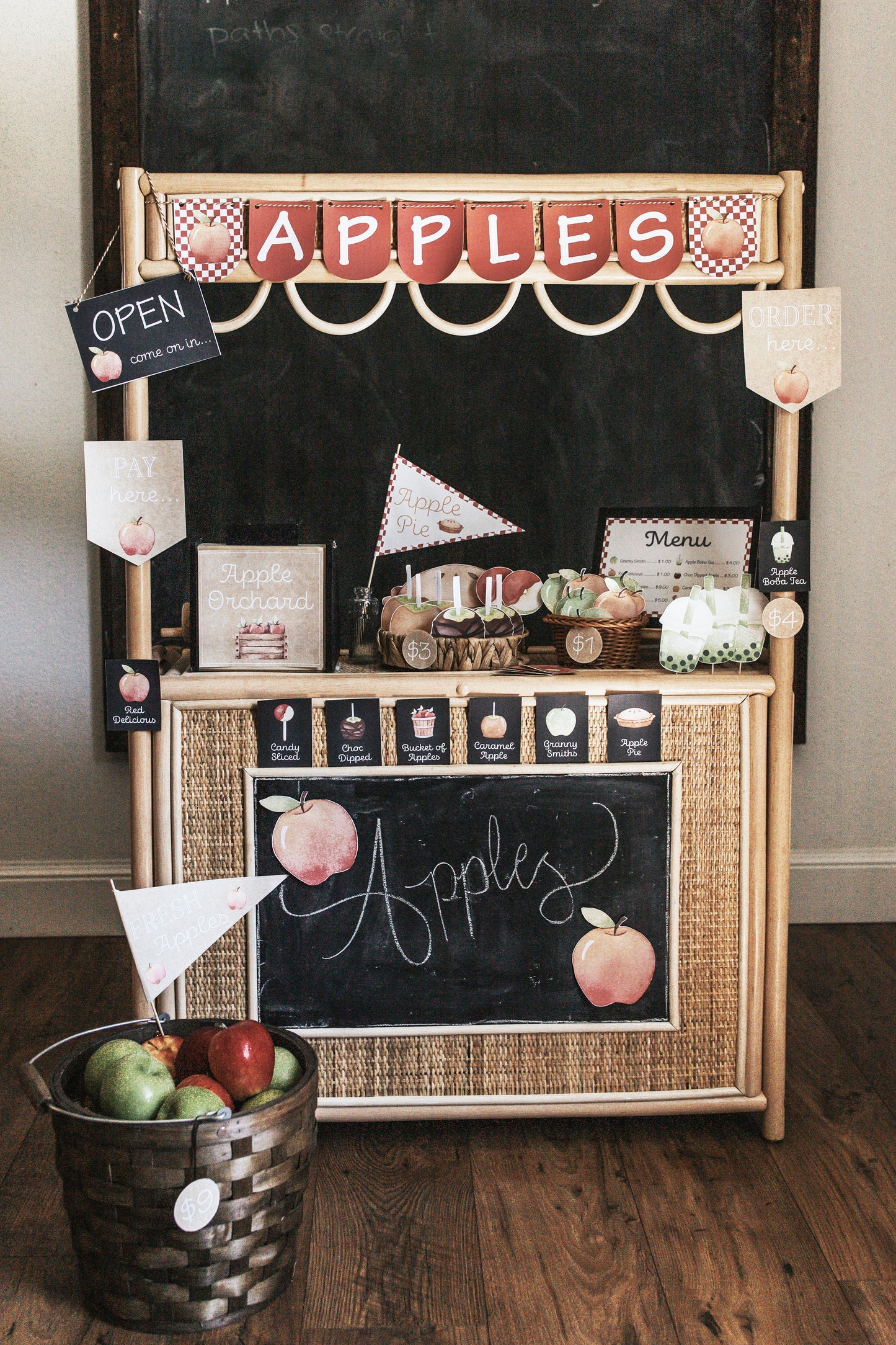 APPLE ORCHARD DRAMATIC PLAY SET