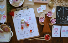 Load image into Gallery viewer, ALICE IN WONDERLAND MORNING BASKET