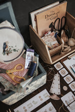 Load image into Gallery viewer, TEXTILES MORNING BASKET