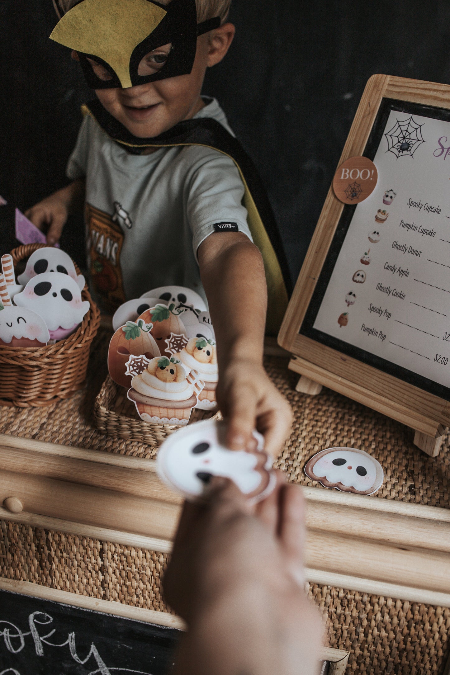 HALLOWEEN SPOOKY BONES CAFE DRAMATIC PLAY SET