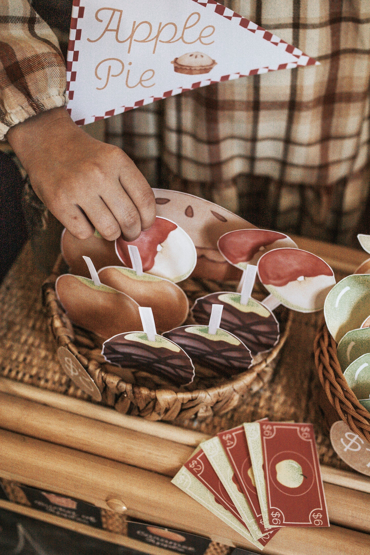 APPLE ORCHARD DRAMATIC PLAY SET
