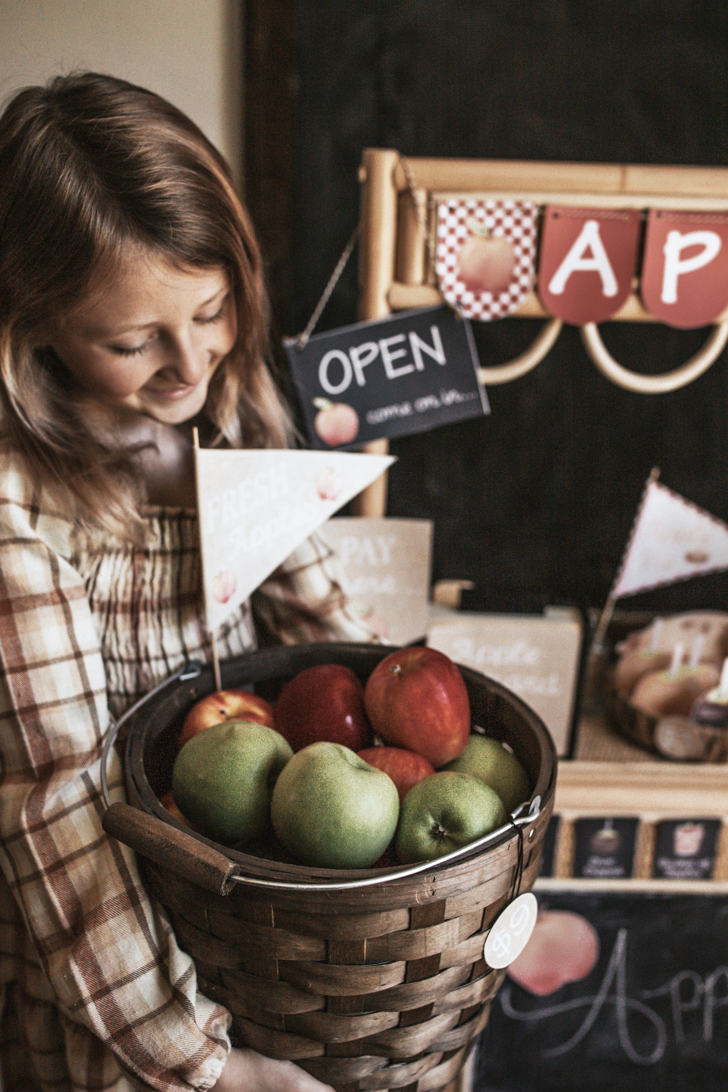 APPLE ORCHARD DRAMATIC PLAY SET
