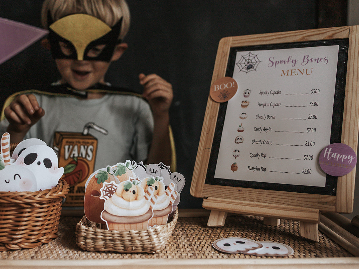 HALLOWEEN SPOOKY BONES CAFE DRAMATIC PLAY SET