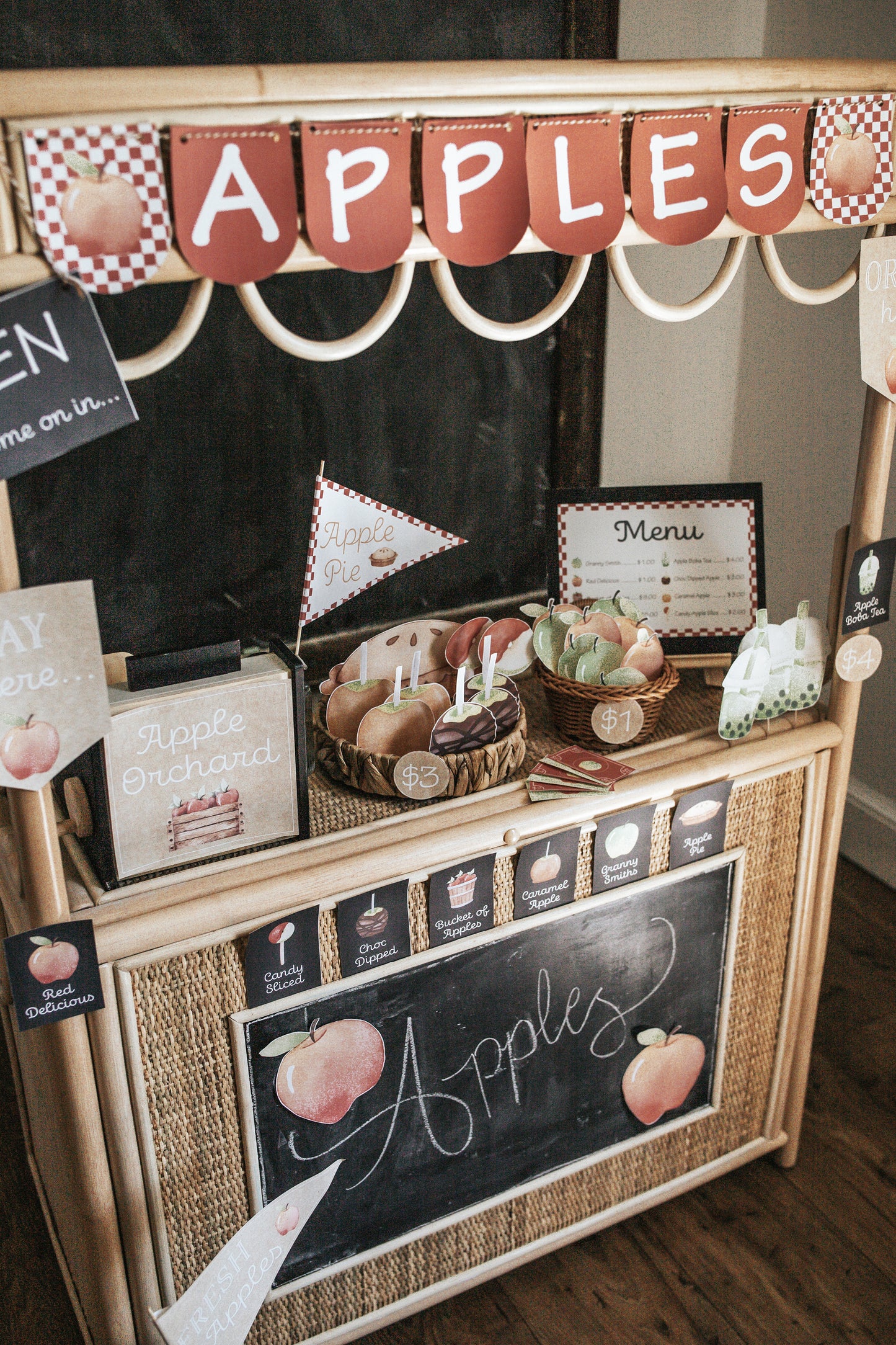 APPLE ORCHARD DRAMATIC PLAY SET