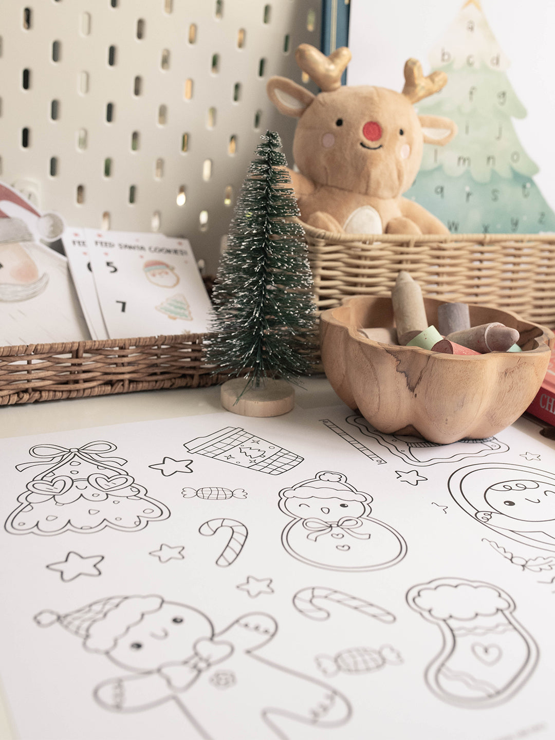 CHRISTMAS SANTA'S VILLAGE MORNING BASKET