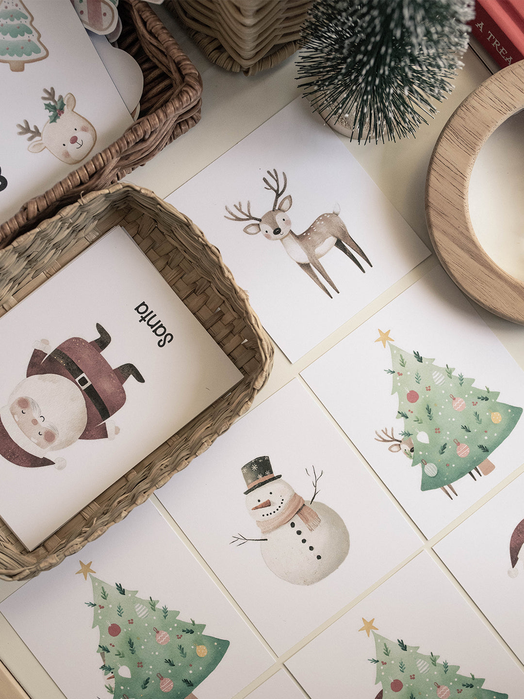 CHRISTMAS SANTA'S VILLAGE MORNING BASKET