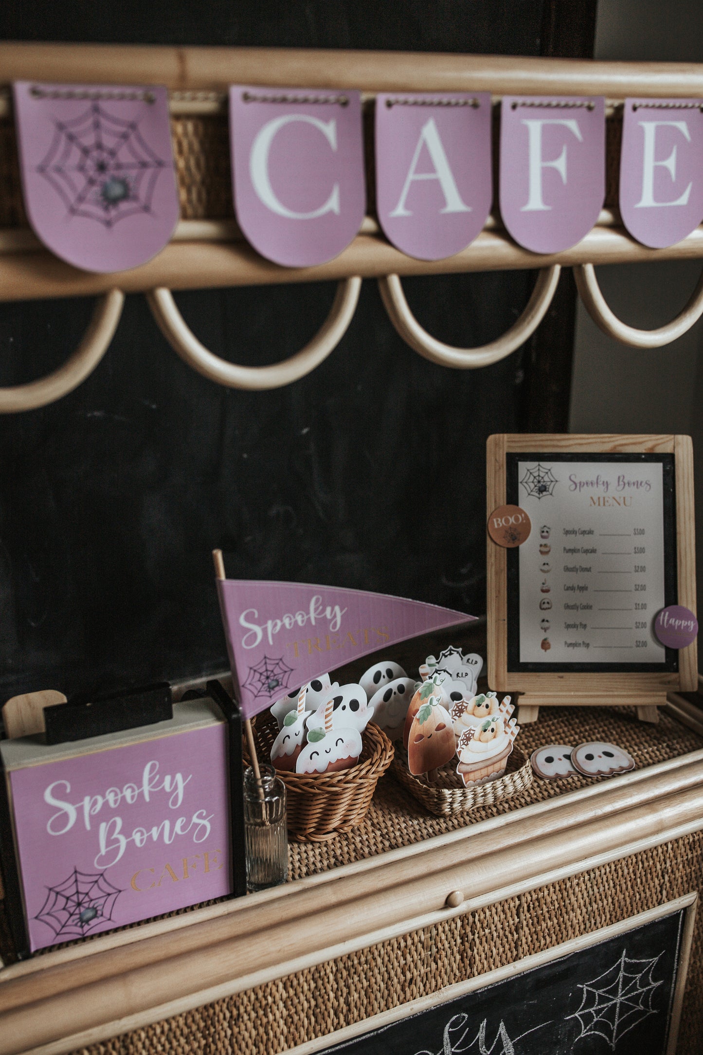 HALLOWEEN SPOOKY BONES CAFE DRAMATIC PLAY SET