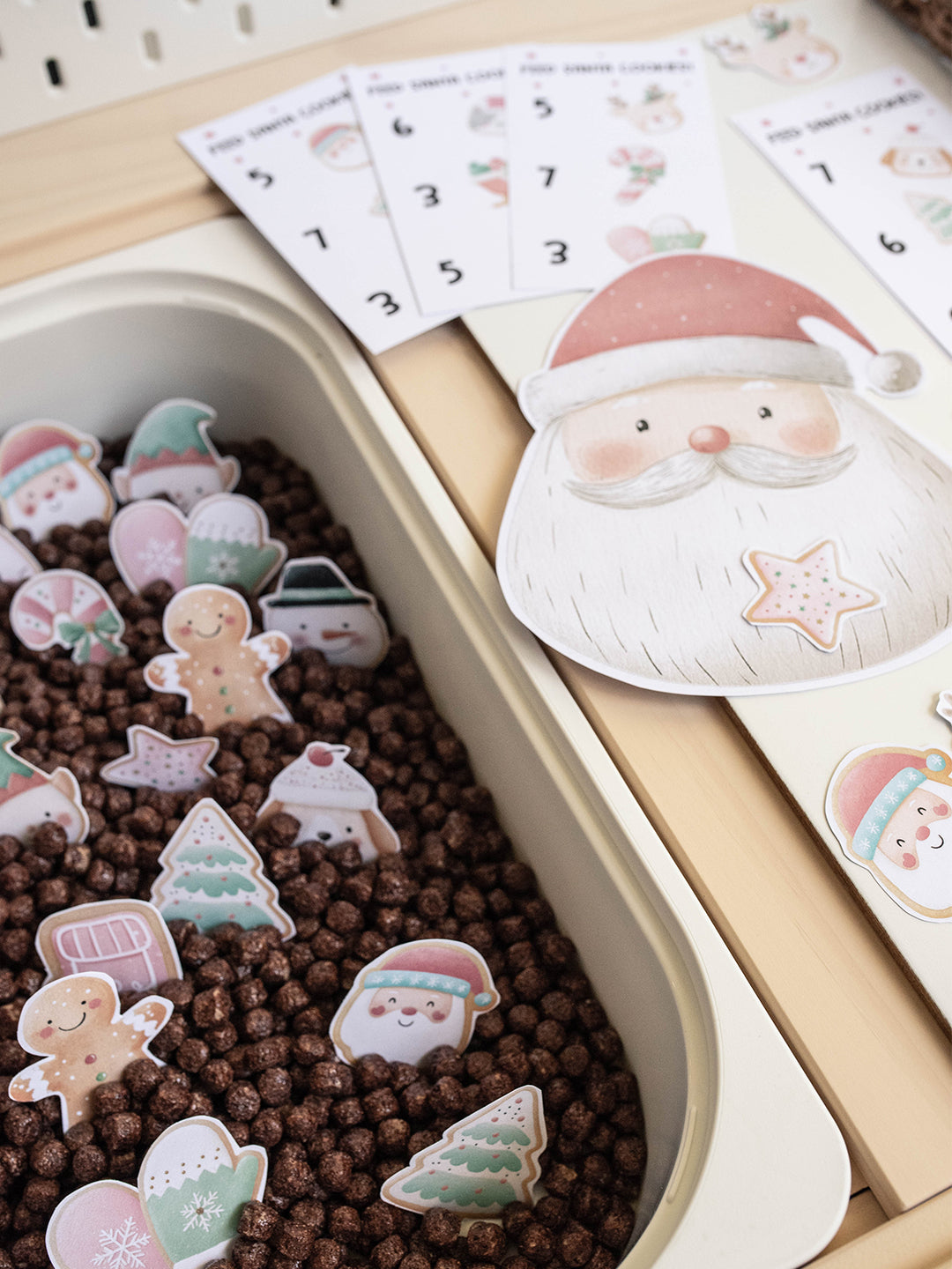 CHRISTMAS SANTA'S VILLAGE MORNING BASKET
