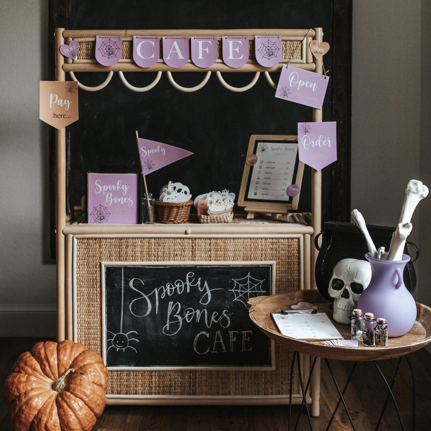 HALLOWEEN SPOOKY BONES CAFE DRAMATIC PLAY SET