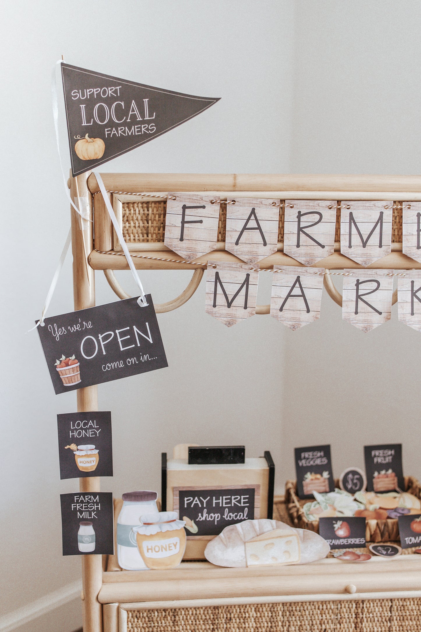 FARMERS MARKET DRAMATIC PLAY SET
