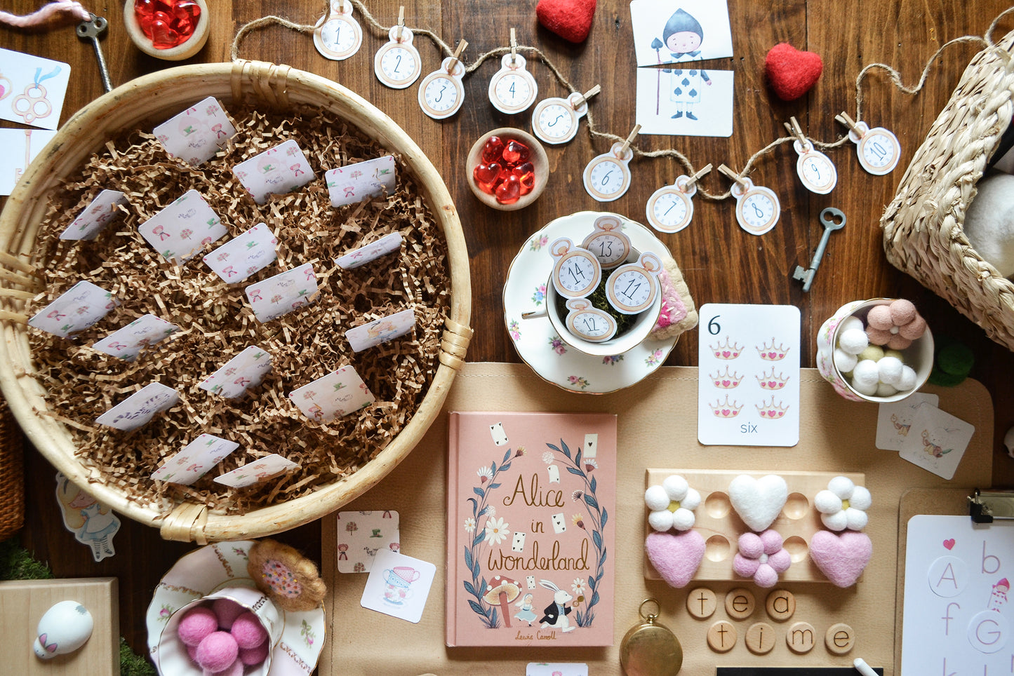 ALICE IN WONDERLAND MORNING BASKET
