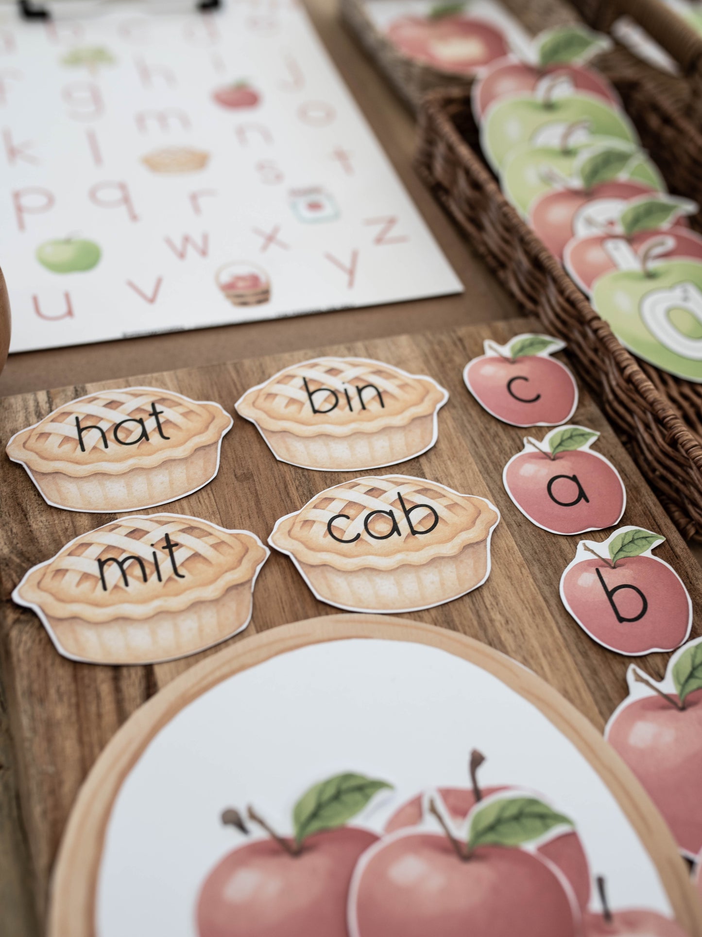 APPLE ORCHARD MORNING BASKET