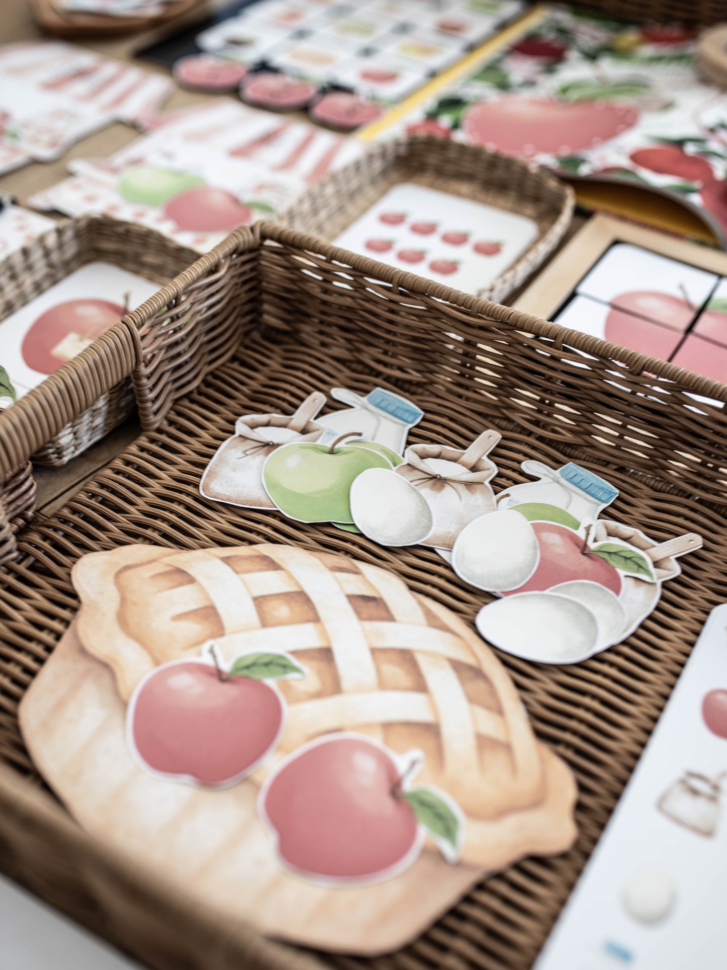 APPLE ORCHARD MORNING BASKET