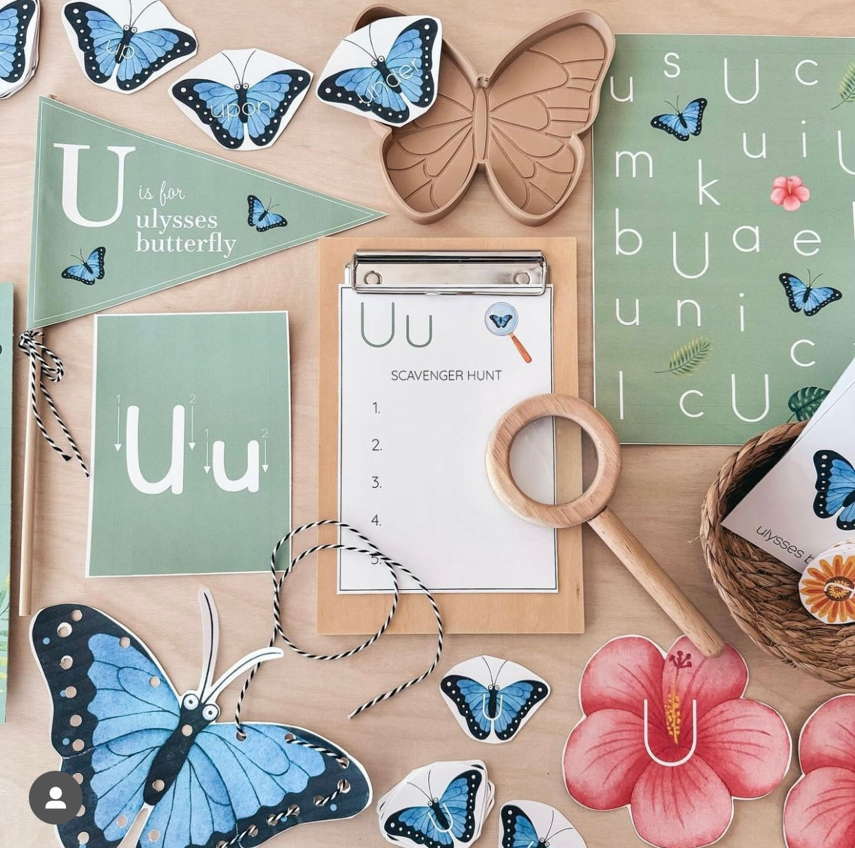 LETTER BASKETS