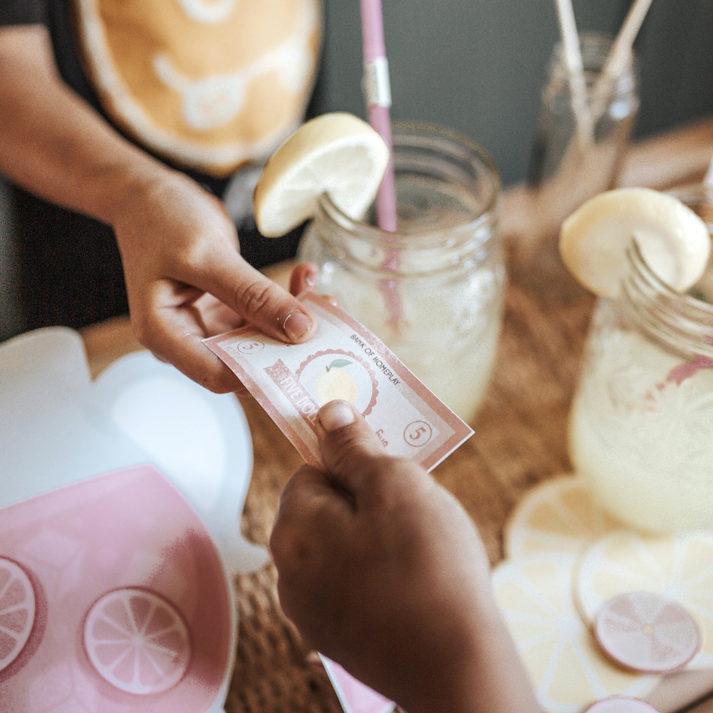 LEMONADE STAND DRAMATIC PLAY SET