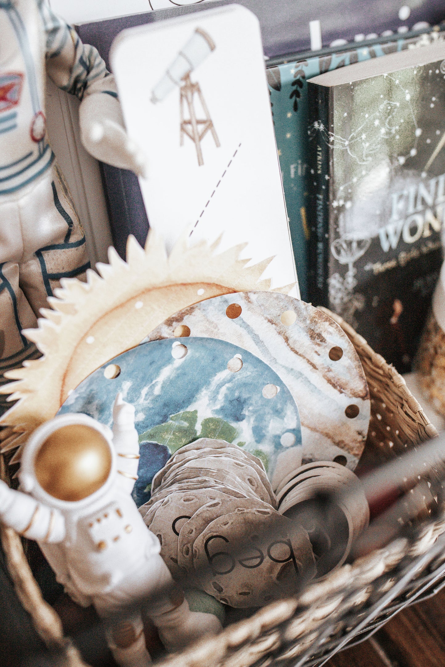 ASTRONOMY MORNING BASKET