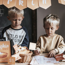 Load image into Gallery viewer, PIE STAND DRAMATIC PLAY SET
