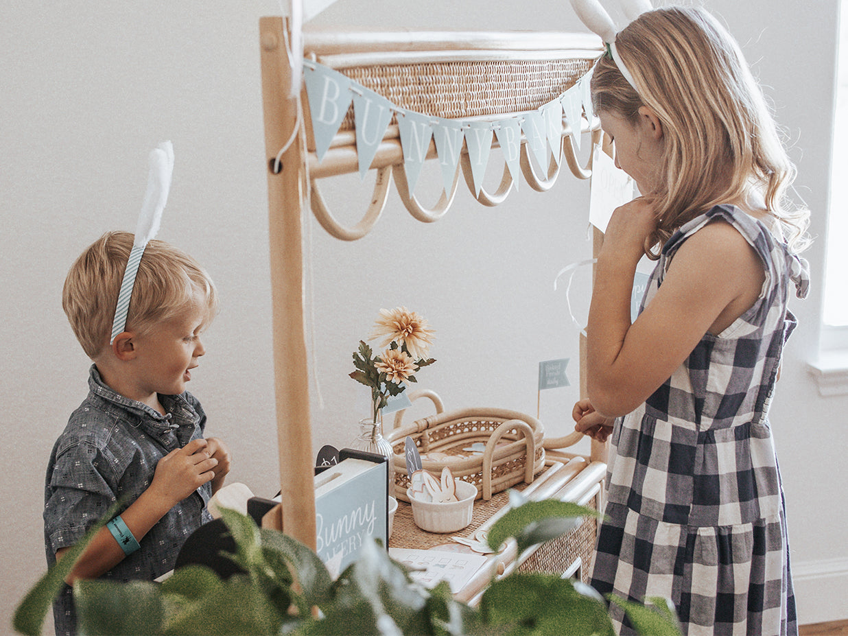 BUNNY BAKERY DRAMATIC PLAY SET